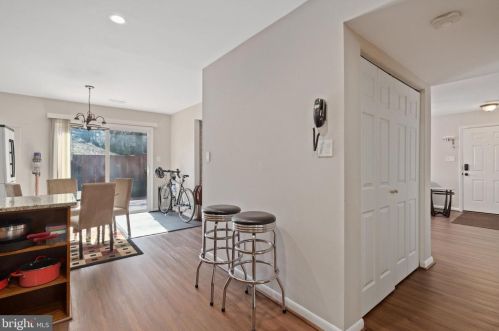 5617 Summer Oak Way, Springfield, VA 22015-2218