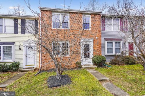 8675 Hickory Ridge Ct, Springfield VA  22153-3703 exterior