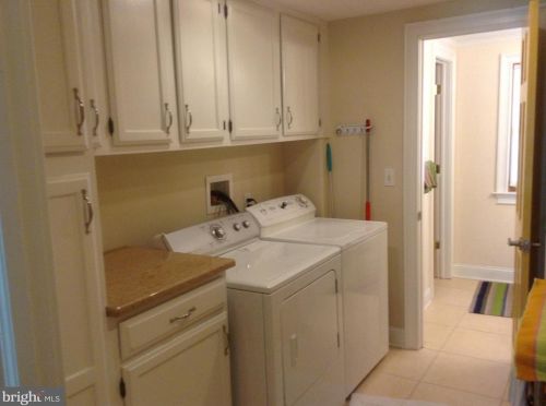 86 Lewisville Rd, Trenton NJ  08648-1801 exterior