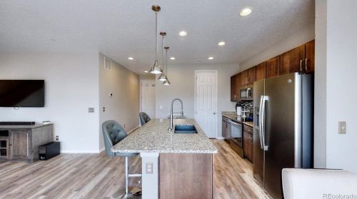 166 Kewaunee Way, Aurora CO 80016-4327 exterior