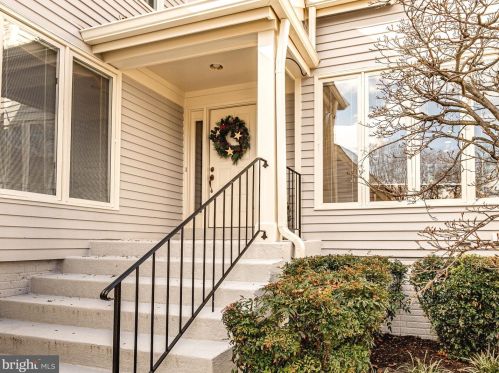 1270 Wedgewood Manor Way, Herndon, VA 20194-1325