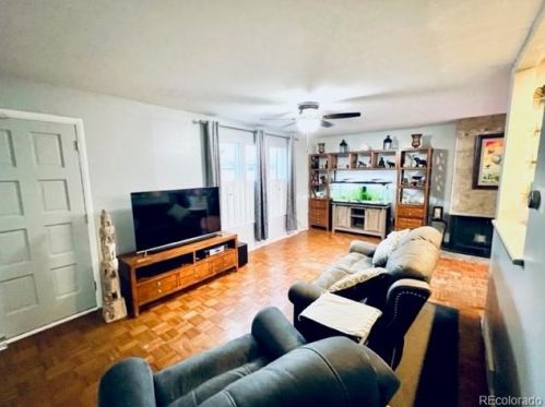 1985 Oakland Way, Aurora CO 80014-1108 exterior