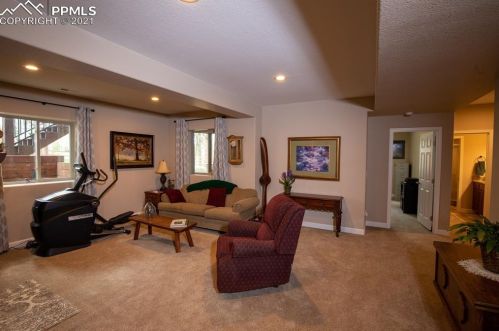 1174 Ptarmigan Dr, Woodland Park CO 80863-8005 exterior