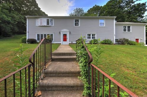27 Theodore Rd, Huntington, CT 06484-2510