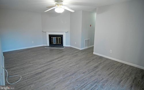 2614 Old Stone Mill Dr, East Windsor, NJ 08512-2223