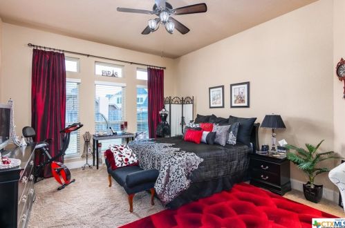 2147 Pioneer Pass, Seguin TX 78155-4456 exterior