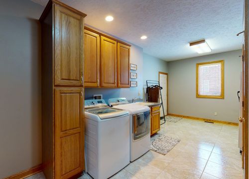 750 Fairway Ln, Sycamore IL  60178 exterior