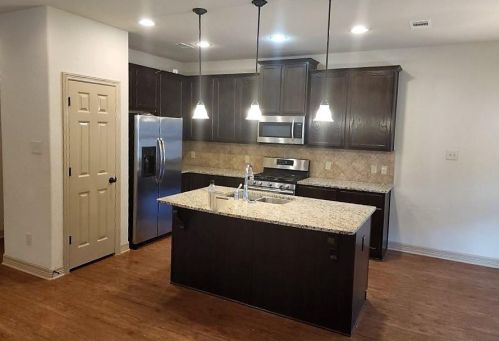 10256 Stone Gate Dr, Conroe TX  77385-8013 exterior