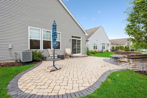 1175 Prescott Ln, Pingree Grove IL  60140 exterior