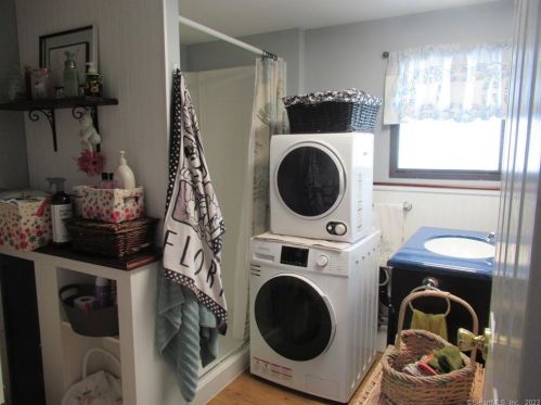 35 Sunny Acres, Wallingford CT  06492-2935 exterior