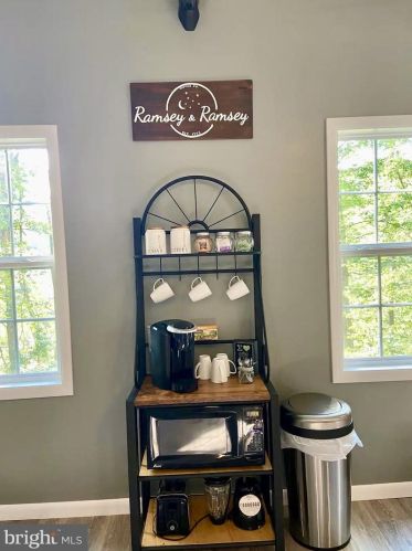 15 Meadow View Dr, Lost City WV 26810-8523 exterior