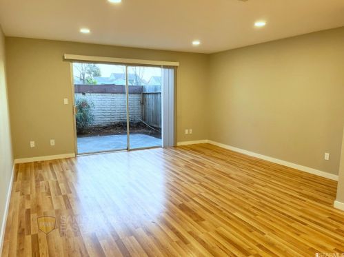 1502 Parkwood Pl, Concord, CA 94521-2229