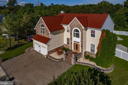 39 Durham Dr, Columbus, NJ 08022-2351