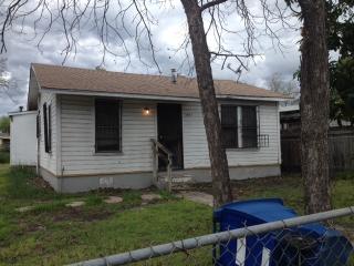 1811 Romero, San Antonio TX  78237-3848 exterior