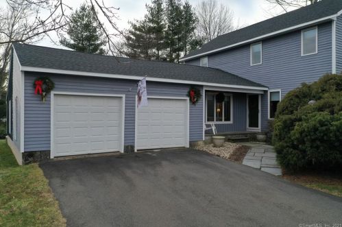 80 Casner Dr, Kensington, CT 06037-3007