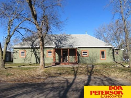 105 Nebraska St, Crofton, NE 68730-3312