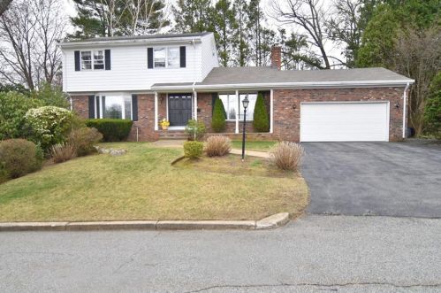 14 Stephanie Dr, Providence, RI 02904-2914