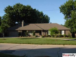 1543 Pinewood Dr, Omaha, NE 68144-1443