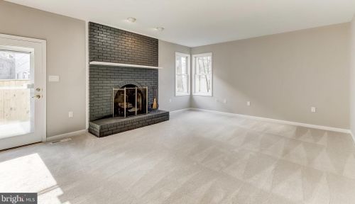 6125 Wooded Run Dr, Columbia MD 21044-3800 exterior