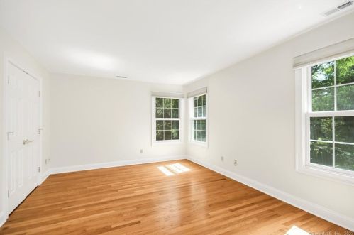 5 Christopher Ln, Norwalk CT  06851-3325 exterior