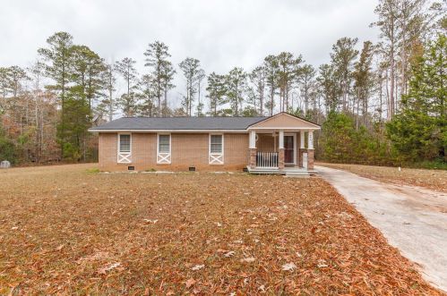 205 Lynch Rd, Brooks, GA 30205-2207
