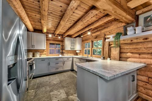 11415 Sitzmark Way, Truckee CA  96161-6163 exterior