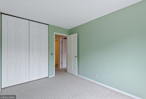 4828 Grenwich Way, Saint Paul MN  55128-2039 exterior