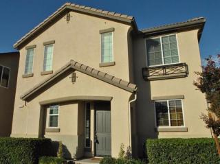 4416 Pinsapo Dr, Fresno, CA 93722-6460