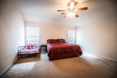 5736 Parkview Hills Ln, Fort Worth TX  76179-6714 exterior