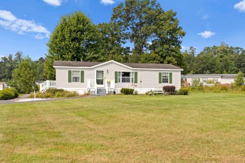 14 Independence Dr, Dover, NH 03820-4946