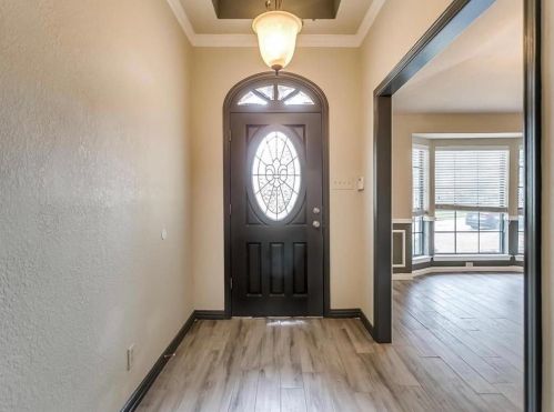 2207 Creekview, Carrollton TX  75006-1901 exterior