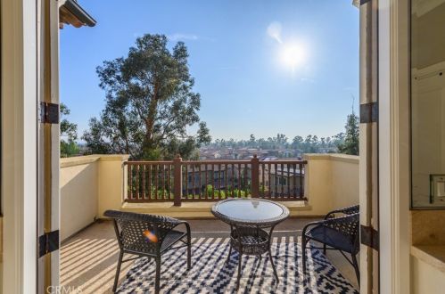 126 Long Fence, Irvine CA  92602-1807 exterior