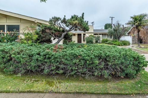 12851 Foster Rd, Los Alamitos, CA 90720-4952