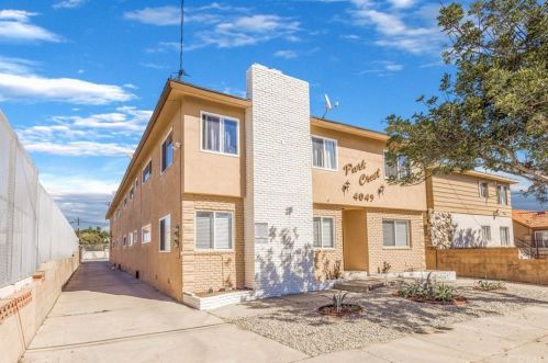 4049 139th St, Hawthorne, CA 90250-7330