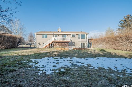 2327 Jordan Meadows Cv, Taylorsville UT exterior