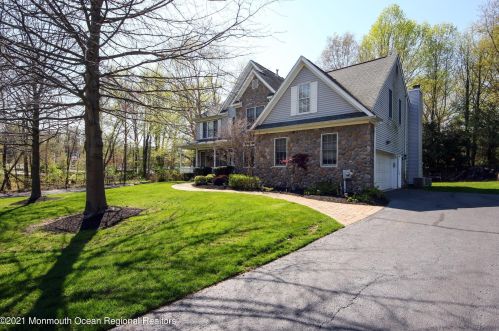 1 Ferraro Ct, Middletown, NJ 07748-2139
