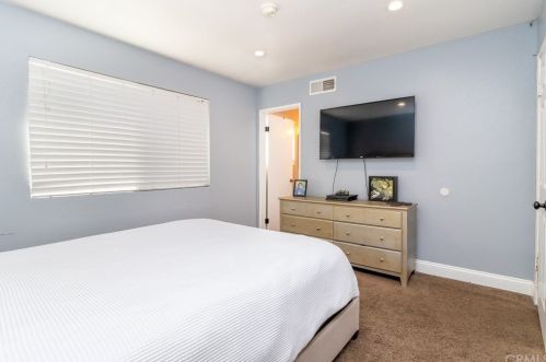 6878 Phoenix Ave, Riverside CA  92504-2020 exterior