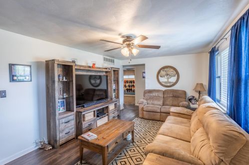 4466 Phoenix Dr, Springfield OH  45503-6326 exterior