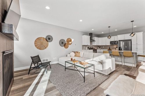 925 Raleigh St, Denver CO  80204-2955 exterior