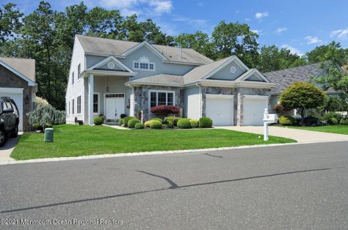 29 Pebble Beach Blvd, Jackson Twp, NJ 08527-4053