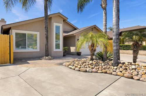 9316 Telkaif St, Lakeside, CA 92040-5808