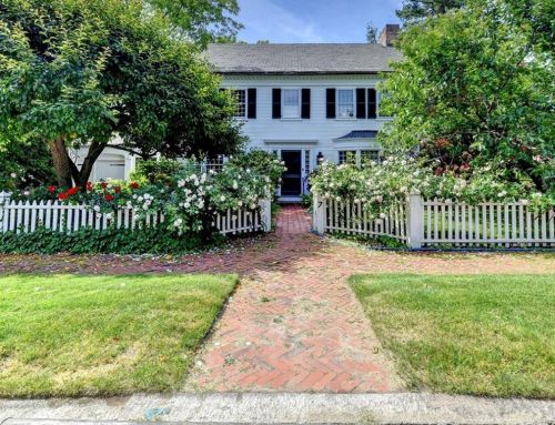 7 Harwich Rd, Providence, RI 02906-4905
