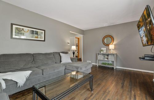 1129 Cleveland Ave, Saint Paul MN  55116-2506 exterior