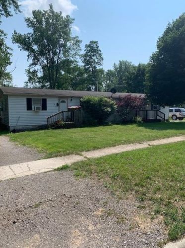 9 Mckinley Ave, Hobart, IN 46342-1050