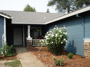 1979 Shelby Rd, Redding, CA 96002-5319
