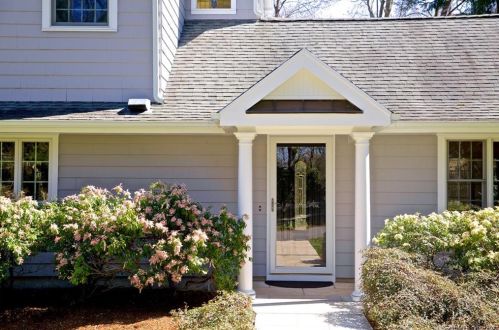 8 Cloverly Cir, Norwalk, CT 06855-2130