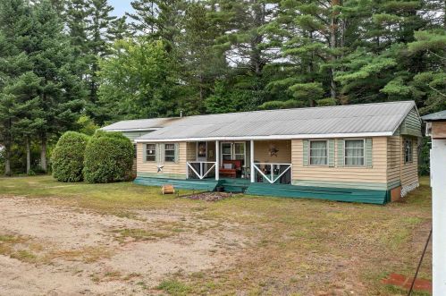 1646 Wakefield Rd, Wakefield, NH 03872-4409