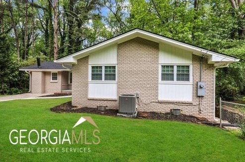 1949 Fort Valley Dr, Atlanta GA  30344-1303 exterior