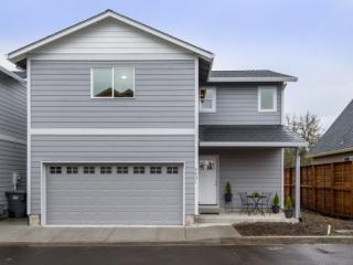 4431 Sycamore St, Beaverton, OR 97123-1005