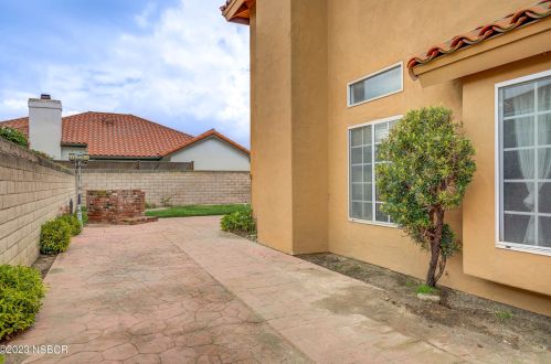 2418 Sandpiper Dr, Santa Maria CA  93455-1521 exterior